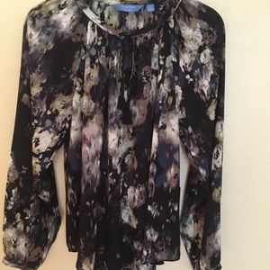 SIMPLY VERA WANG BLOUSE/ BLACK FLORAL BLOUSE